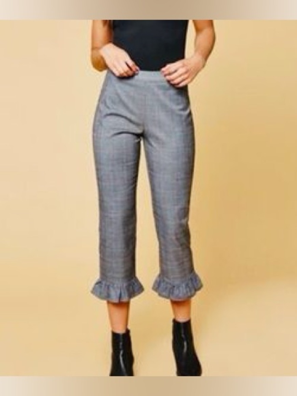 Honey Punch Cropped Plaid Ruffle Hem Pants size M